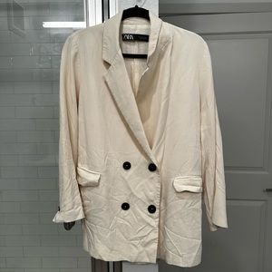 Zara ‘Oversized Cream Blazer’ in small